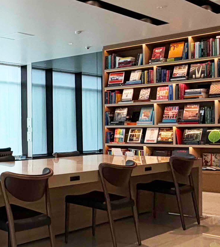 ワーキングライブラリーラウンジ（2025年11月撮影）